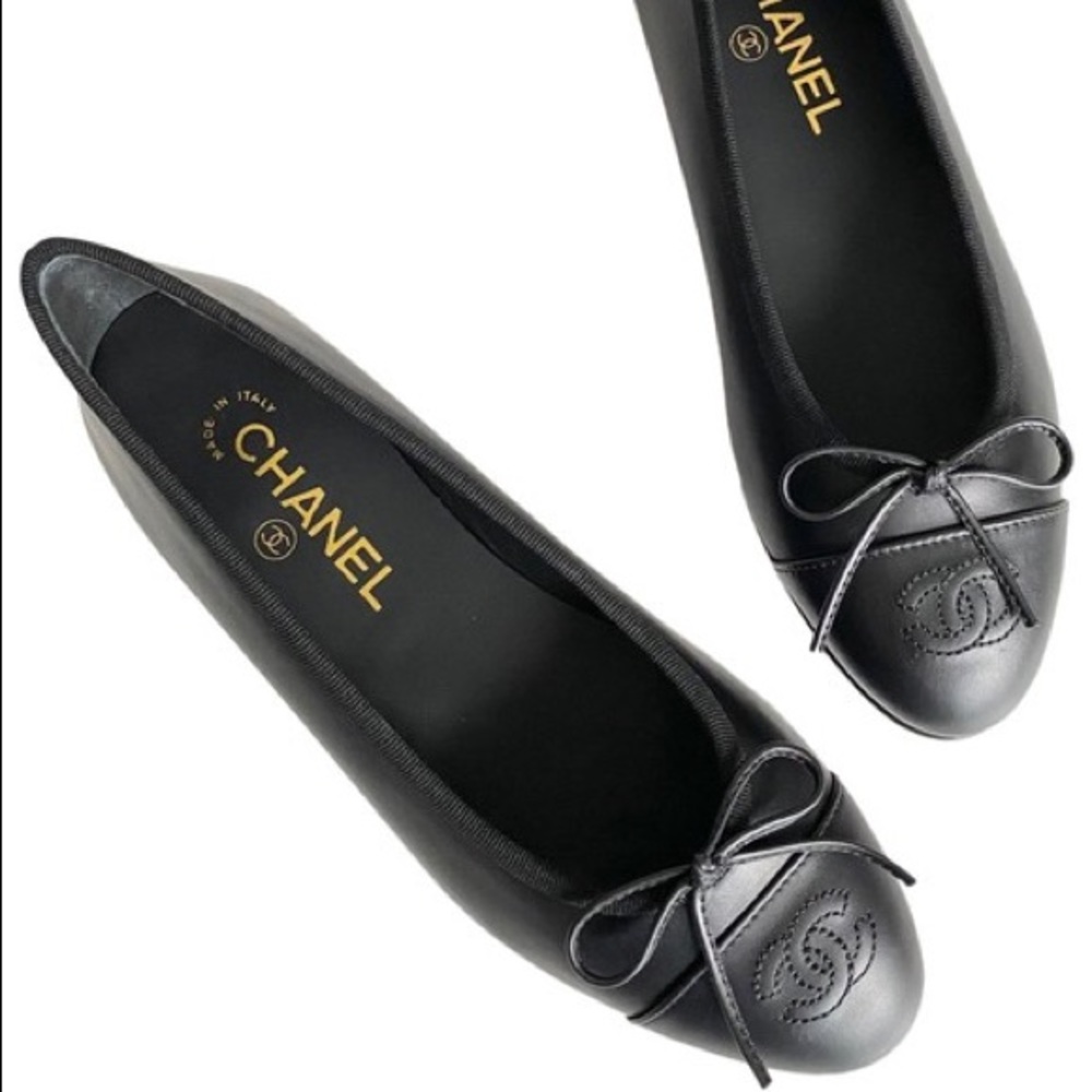 CHANEL Black Leather Cap Toe Ballerina Flats